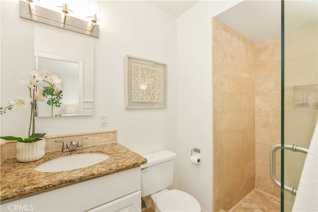 Image 16 of property listing at 3230 Washington Avenue, Costa Mesa, CA 92626