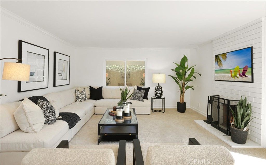 Image 3 of property listing at 3230 Washington Avenue, Costa Mesa, CA 92626