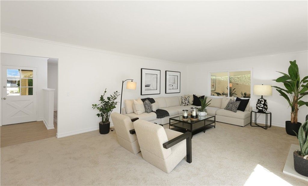 Image 6 of property listing at 3230 Washington Avenue, Costa Mesa, CA 92626