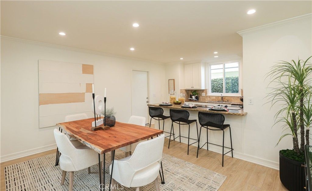 Image 7 of property listing at 3230 Washington Avenue, Costa Mesa, CA 92626