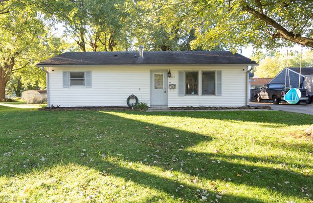 305 Hollybrook Drive, New Whiteland, IN 46184