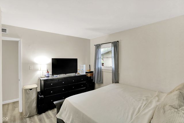 305 Hollybrook Drive, New Whiteland, IN 46184