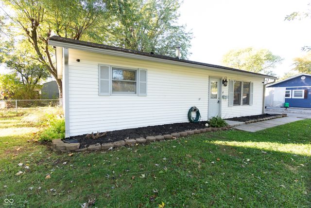 305 Hollybrook Drive, New Whiteland, IN 46184
