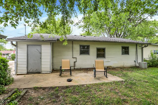 305 Hollybrook Drive, New Whiteland, IN 46184