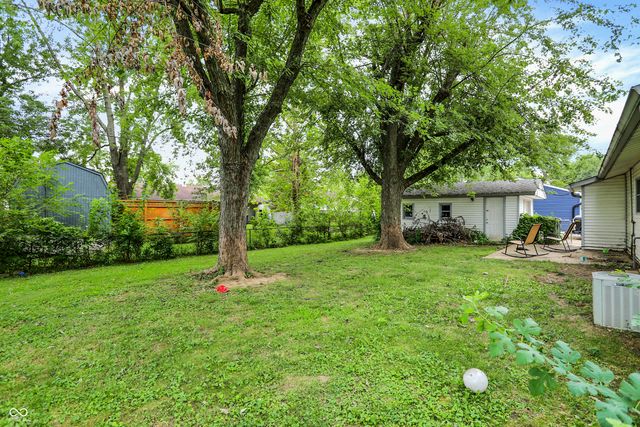 305 Hollybrook Drive, New Whiteland, IN 46184