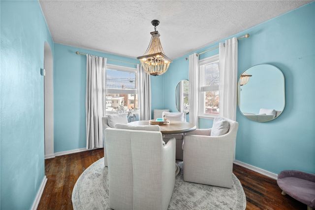 2079 Spring Valley Rd, Scott Twp, PA 15243