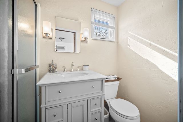 2079 Spring Valley Rd, Scott Twp, PA 15243