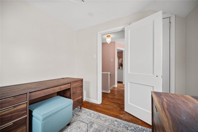 2079 Spring Valley Rd, Scott Twp, PA 15243