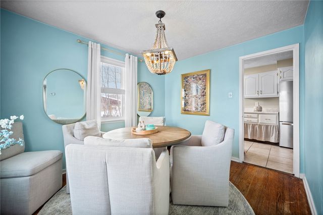 2079 Spring Valley Rd, Scott Twp, PA 15243