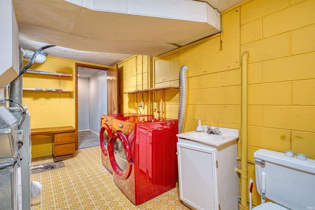 301 Springhaven Drive, Evansville, IN 47710