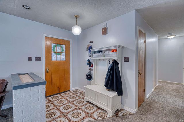 301 Springhaven Drive, Evansville, IN 47710