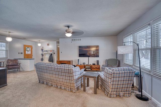 301 Springhaven Drive, Evansville, IN 47710