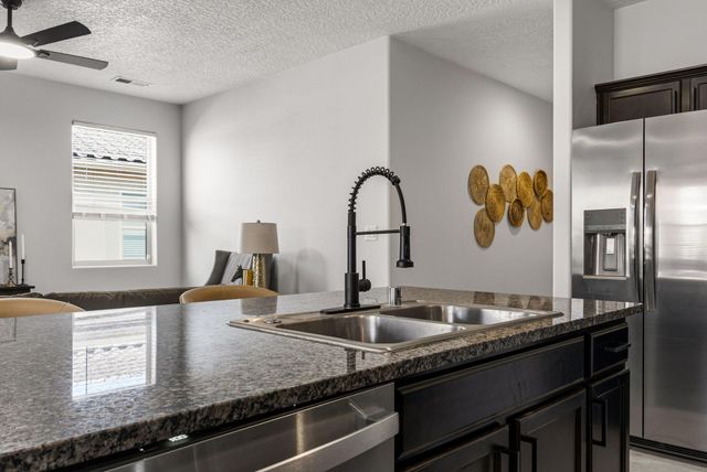 4161 Skyline Loop NE, Rio Rancho, NM 87144