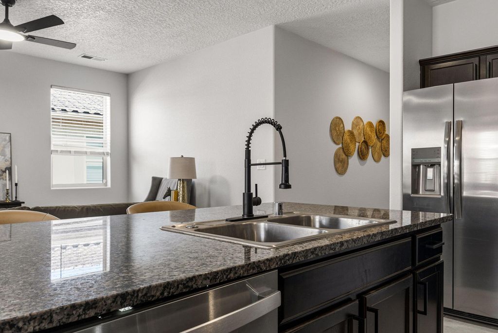 Image 14 of property listing at 4161 Skyline Loop NE, Rio Rancho, NM 87144