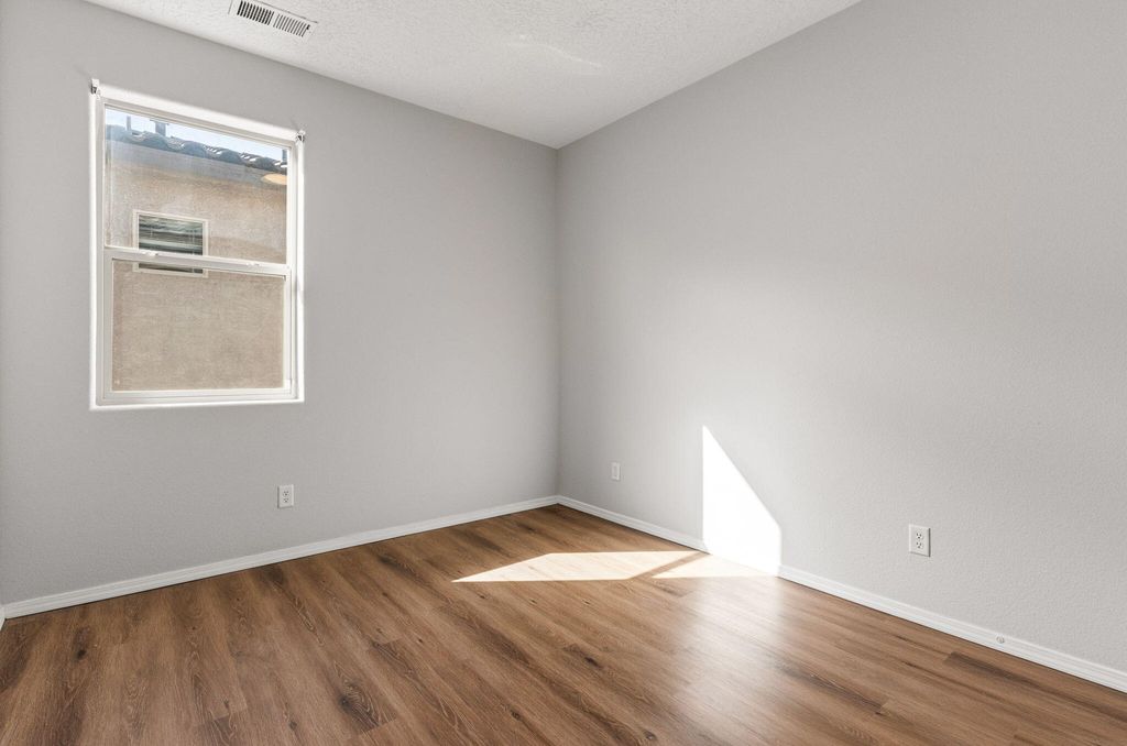 Image 22 of property listing at 4161 Skyline Loop NE, Rio Rancho, NM 87144