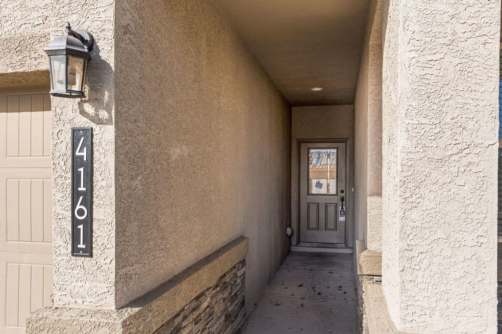 Image 4 of property listing at 4161 Skyline Loop NE, Rio Rancho, NM 87144