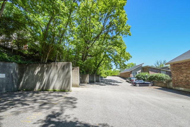 3065 Alpine Terrace, Cincinnati, OH 45208