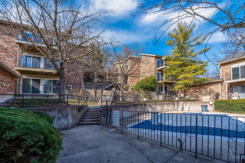 3065 Alpine Terrace, Cincinnati, OH 45208