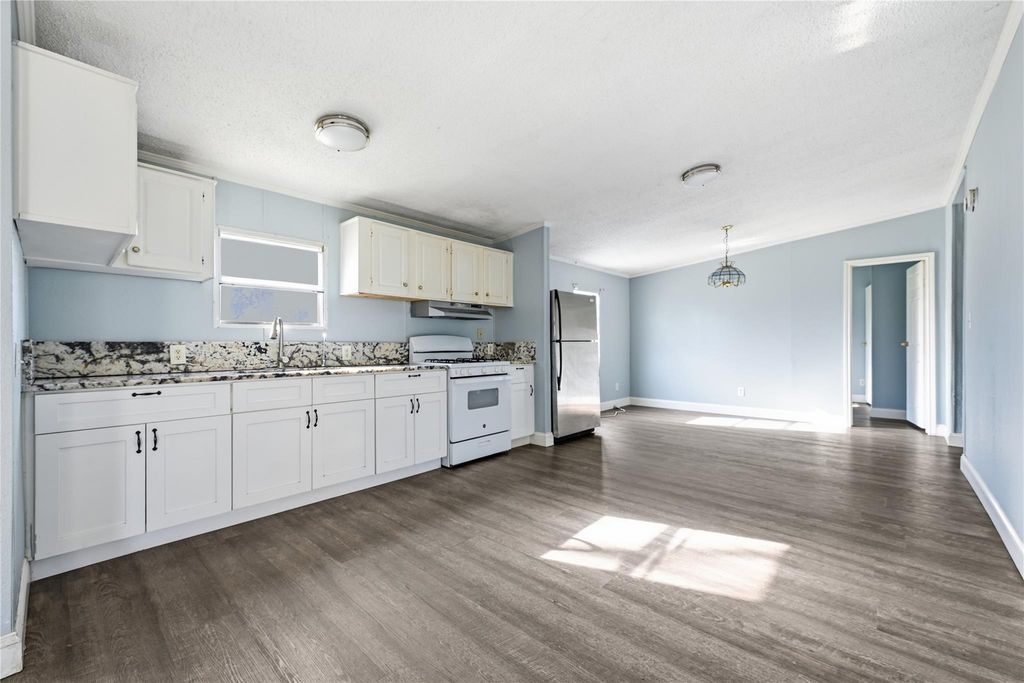 39512 Donigan Road, Brookshire, TX 77423