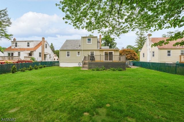 3 Roy Ave, Bloomingdale Boro, NJ 07403