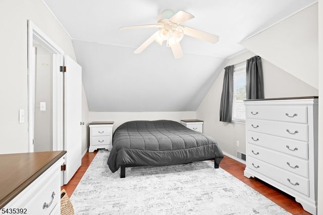 3 Roy Ave, Bloomingdale Boro, NJ 07403