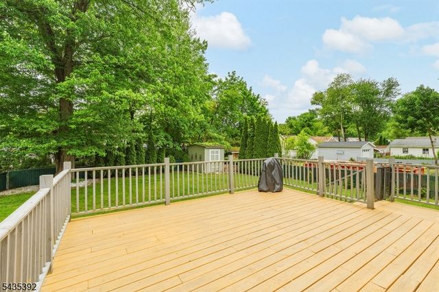3 Roy Ave, Bloomingdale Boro, NJ 07403
