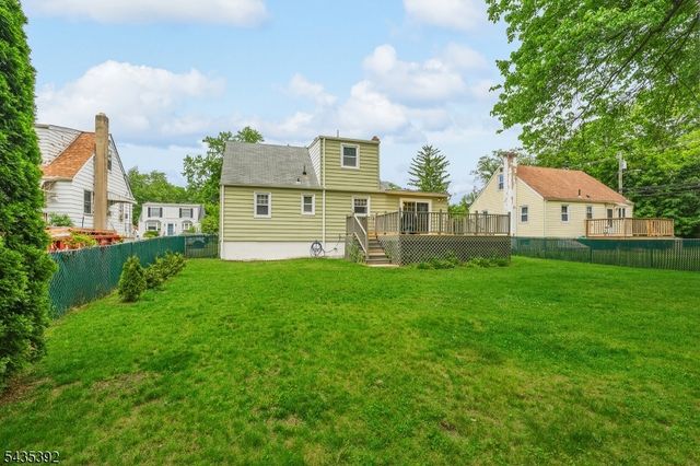 3 Roy Ave, Bloomingdale Boro, NJ 07403