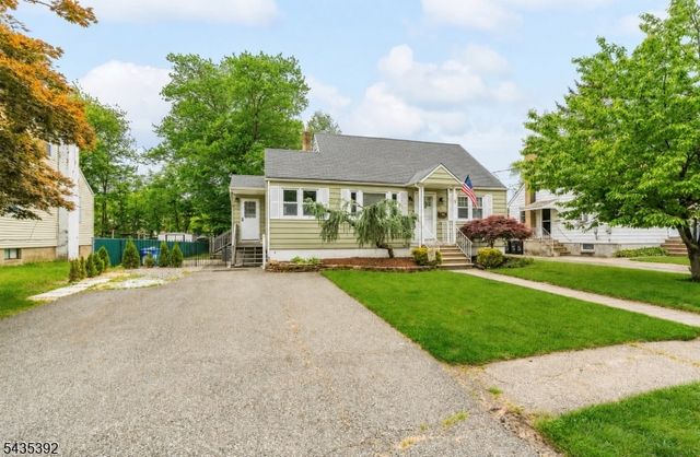 3 Roy Ave, Bloomingdale Boro, NJ 07403