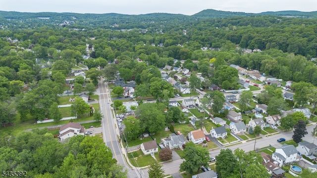 3 Roy Ave, Bloomingdale Boro, NJ 07403