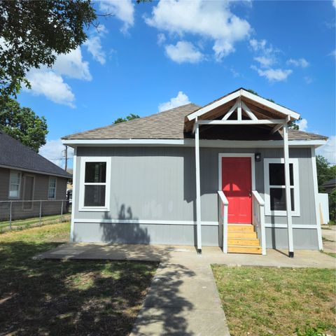 2826 Alaska, Dallas, TX 75216