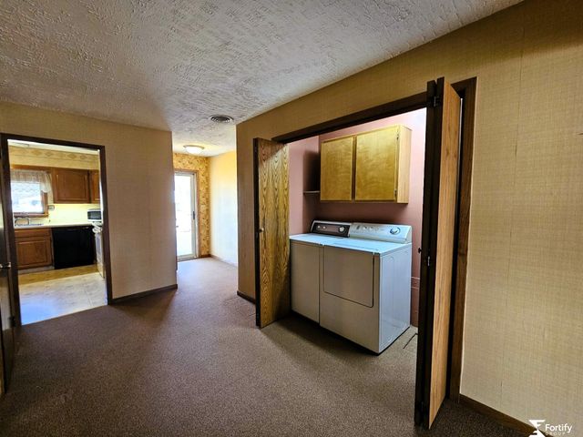 1017 K Street, Geneva, NE 68361