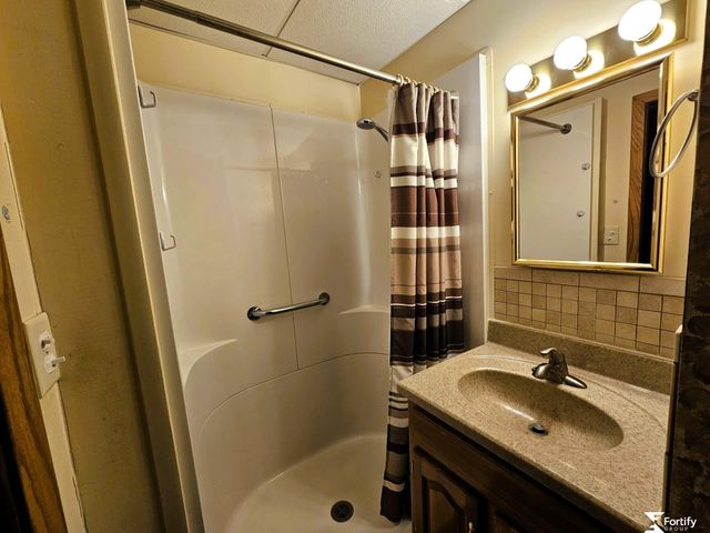 1017 K Street, Geneva, NE 68361