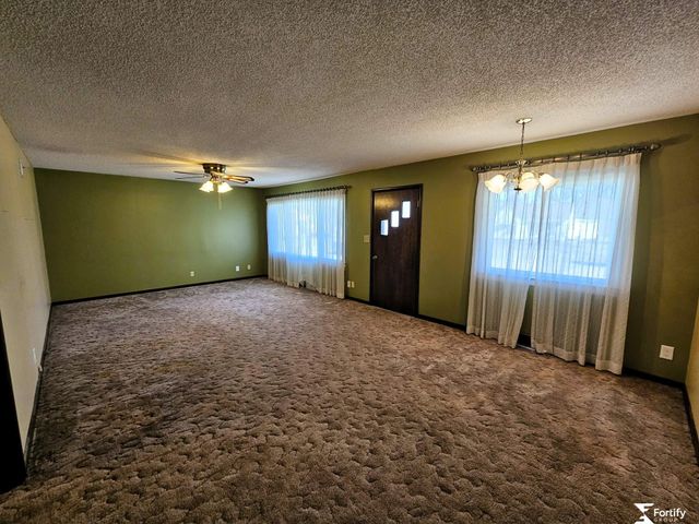 1017 K Street, Geneva, NE 68361