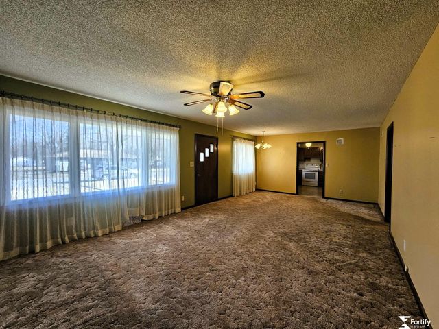 1017 K Street, Geneva, NE 68361