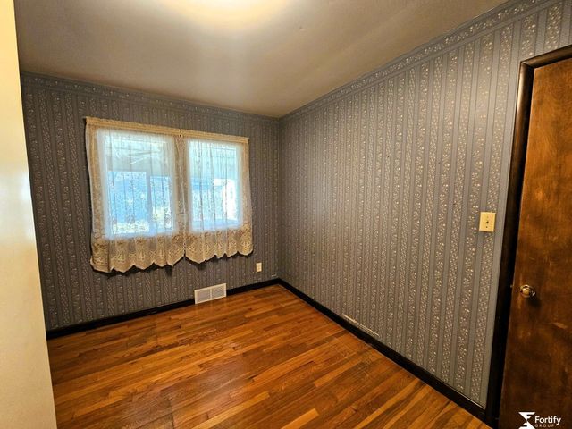 1017 K Street, Geneva, NE 68361