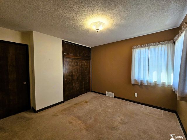 1017 K Street, Geneva, NE 68361