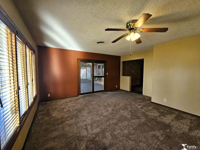 1017 K Street, Geneva, NE 68361