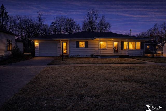 1017 K Street, Geneva, NE 68361