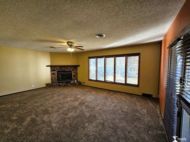 1017 K Street, Geneva, NE 68361