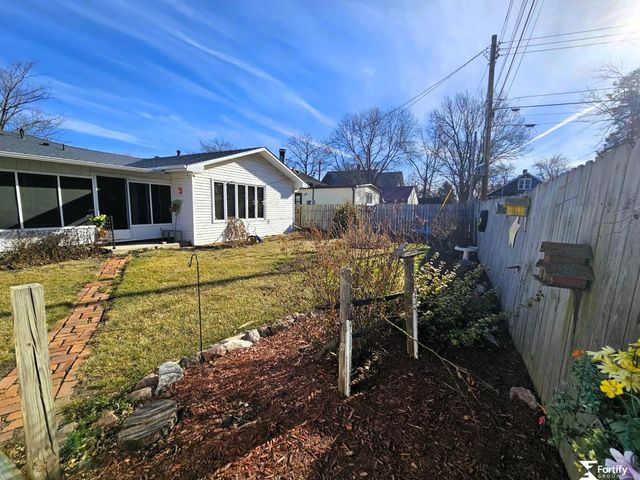 1017 K Street, Geneva, NE 68361