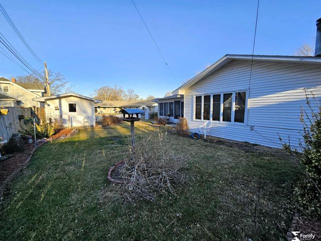 1017 K Street, Geneva, NE 68361