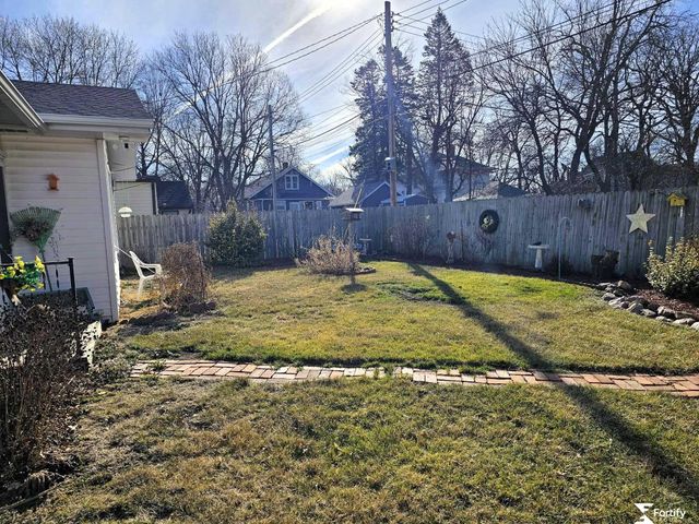 1017 K Street, Geneva, NE 68361