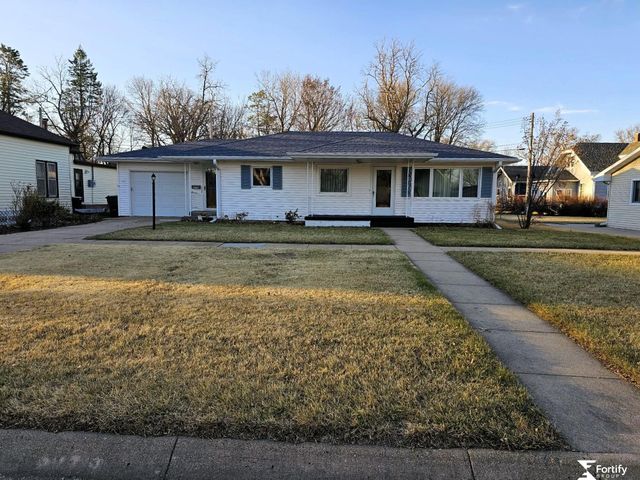 1017 K Street, Geneva, NE 68361