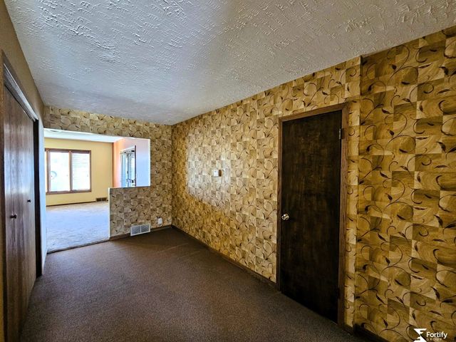 1017 K Street, Geneva, NE 68361