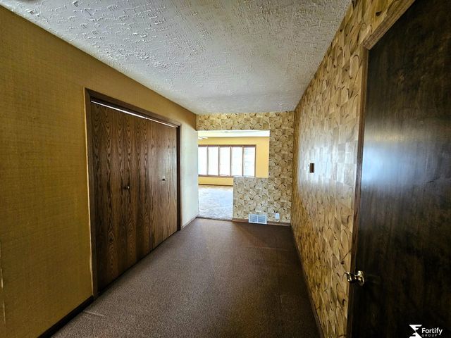 1017 K Street, Geneva, NE 68361