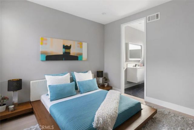 4731 Topanga Canyon Boulevard, Woodland Hills, CA 91364