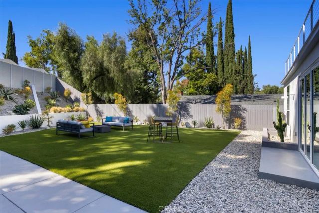4731 Topanga Canyon Boulevard, Woodland Hills, CA 91364