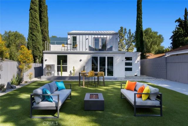 4731 Topanga Canyon Boulevard, Woodland Hills, CA 91364