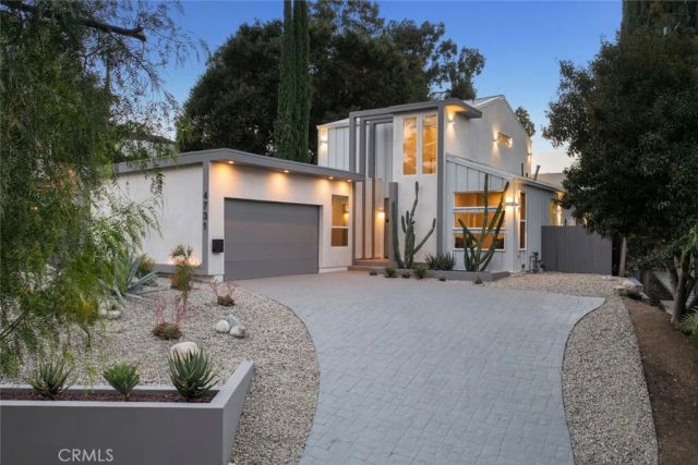 4731 Topanga Canyon Boulevard, Woodland Hills, CA 91364