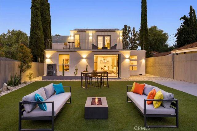 4731 Topanga Canyon Boulevard, Woodland Hills, CA 91364
